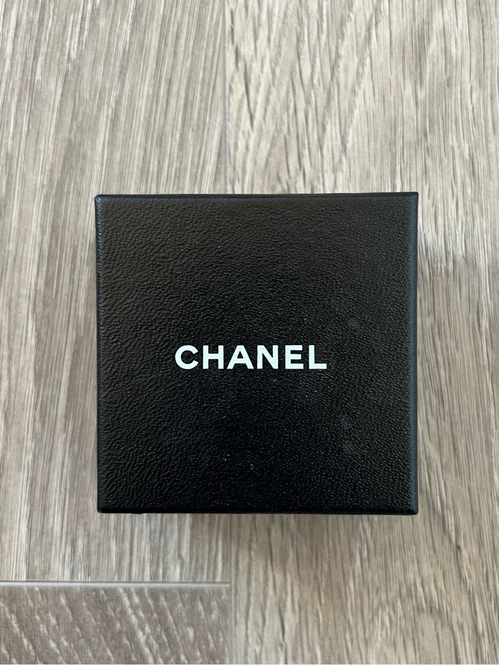 Chanel Box (BB332)